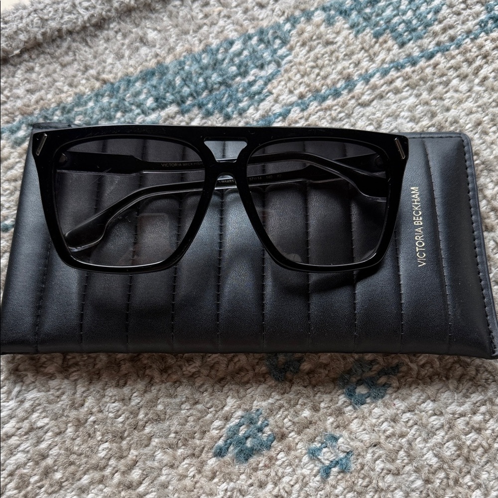 Victoria Beckham Sleek Black Aviator Style Sunglasses